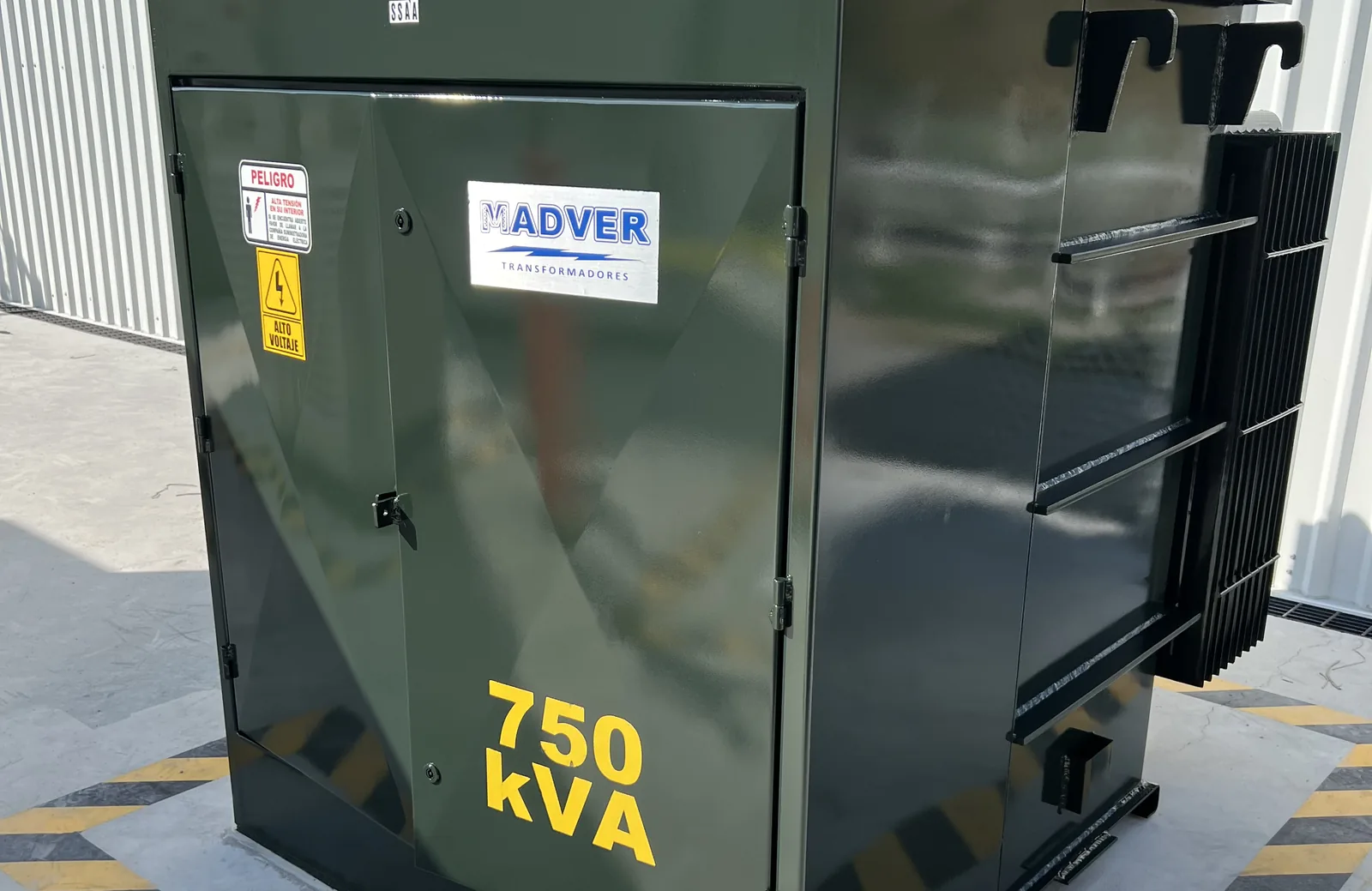 Transformador pedestal MADVER 750 kVA instalado en sitio